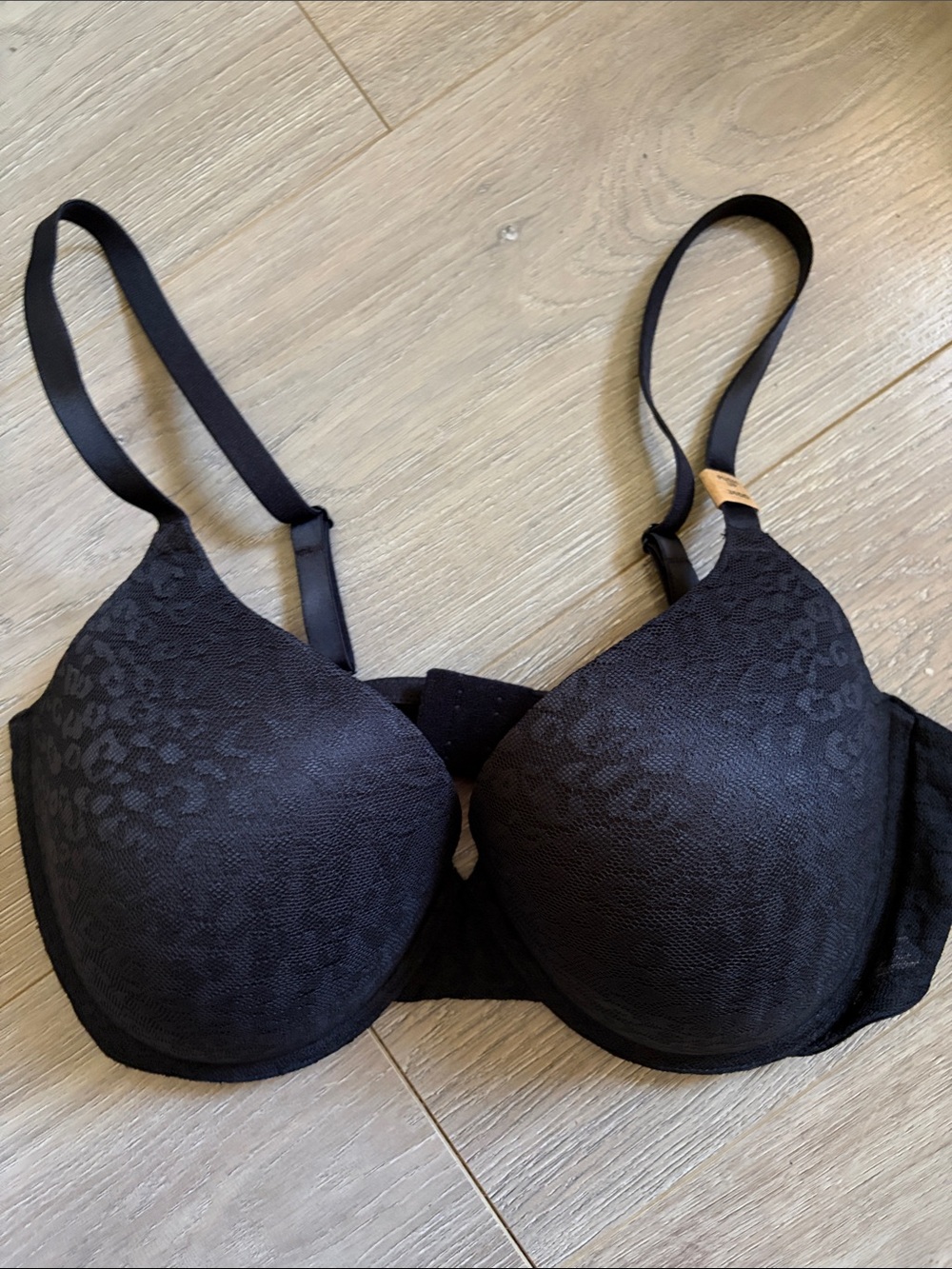 PINK Victoria's Secret Black Lace-Patterned T-Shirt Bra